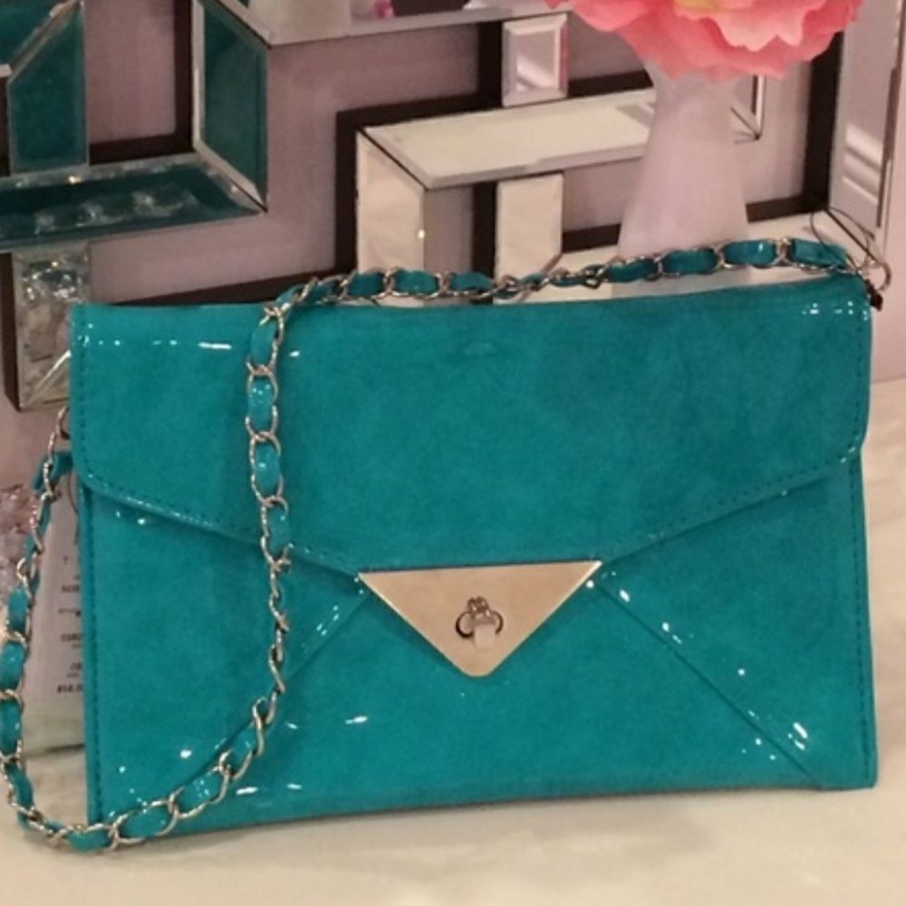 🎉1 hr sale🎉Cache clutch 👛